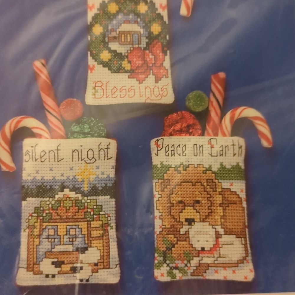 Vintage Bernat Crossstitch Christmas sacks kit NIP‎ - Picture 5 of 8